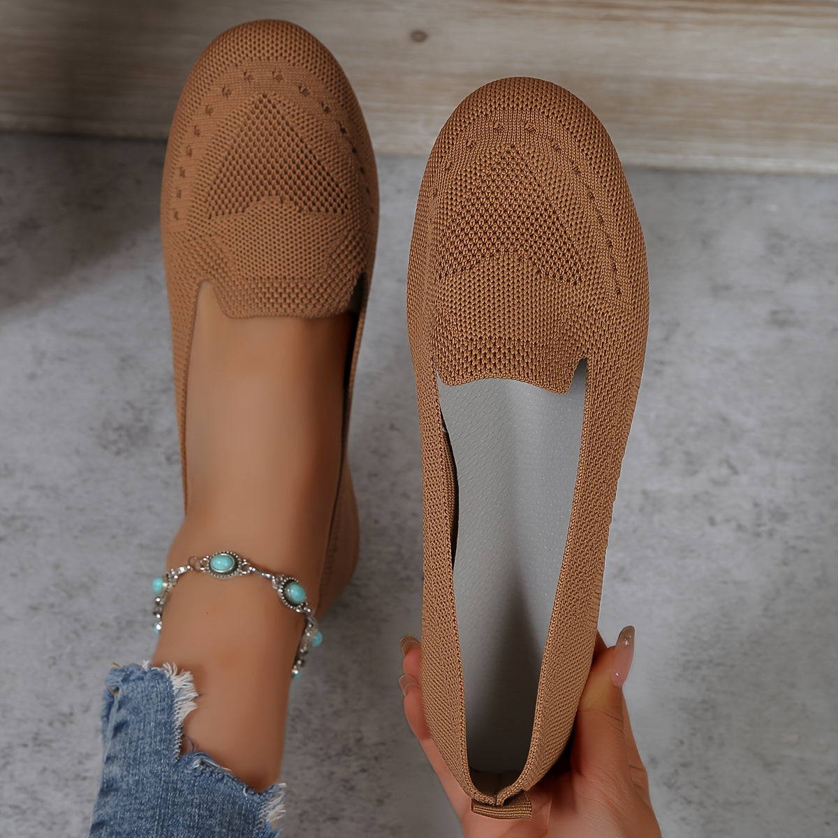 New Breathable Casual Flat Shoes for Women in Large Sizes, Featuring Soft Soles, Comfort, Slip Resistance, And Easy Slip-On Design.