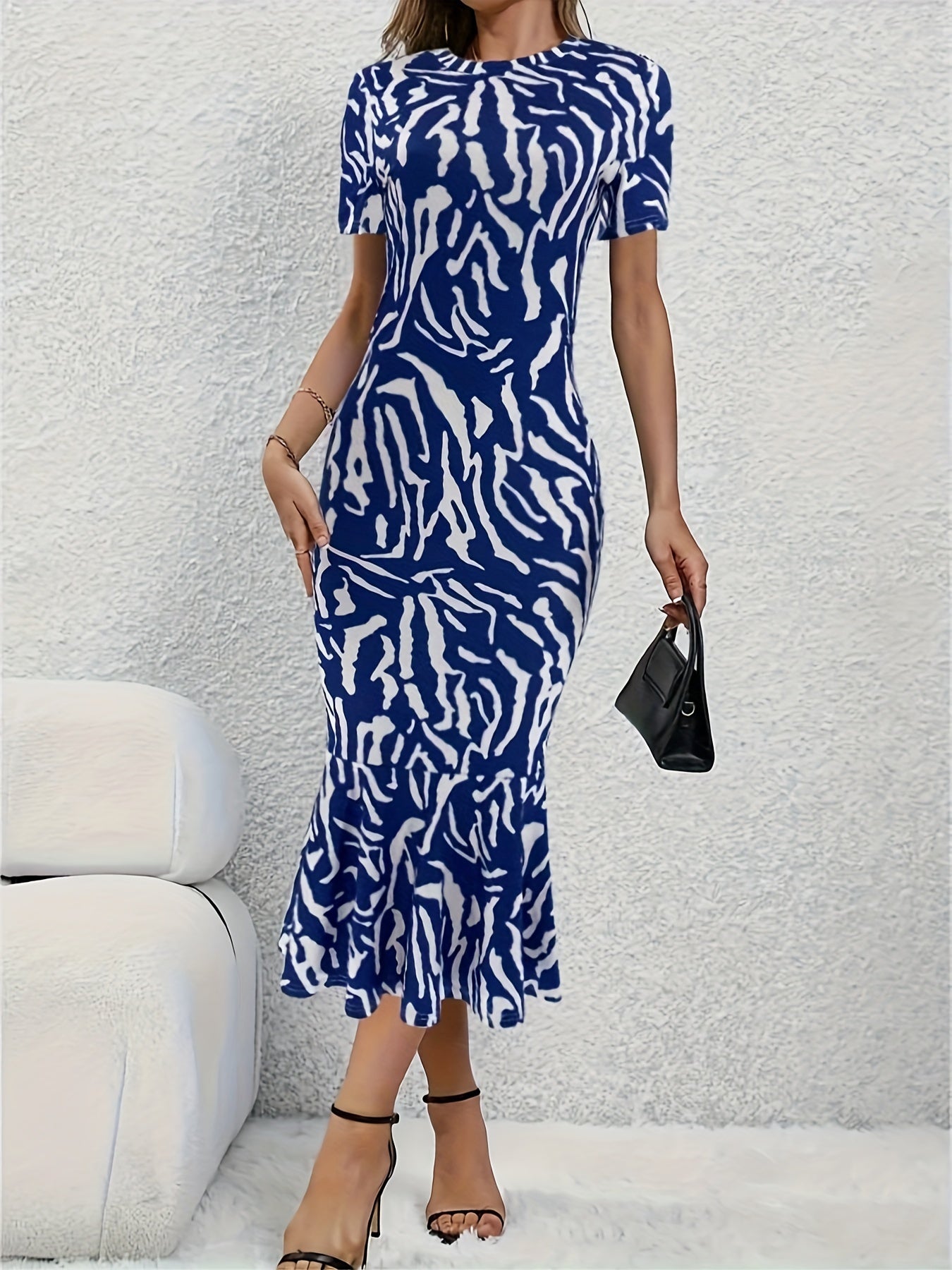 [Leopard Print Summer Dress] Summer Elegant Blue and White Leopard Print Dress - Mermaid Hem, Short Sleeve, Crew Neck, Stretchy Polyester Blend, Non-Transparent