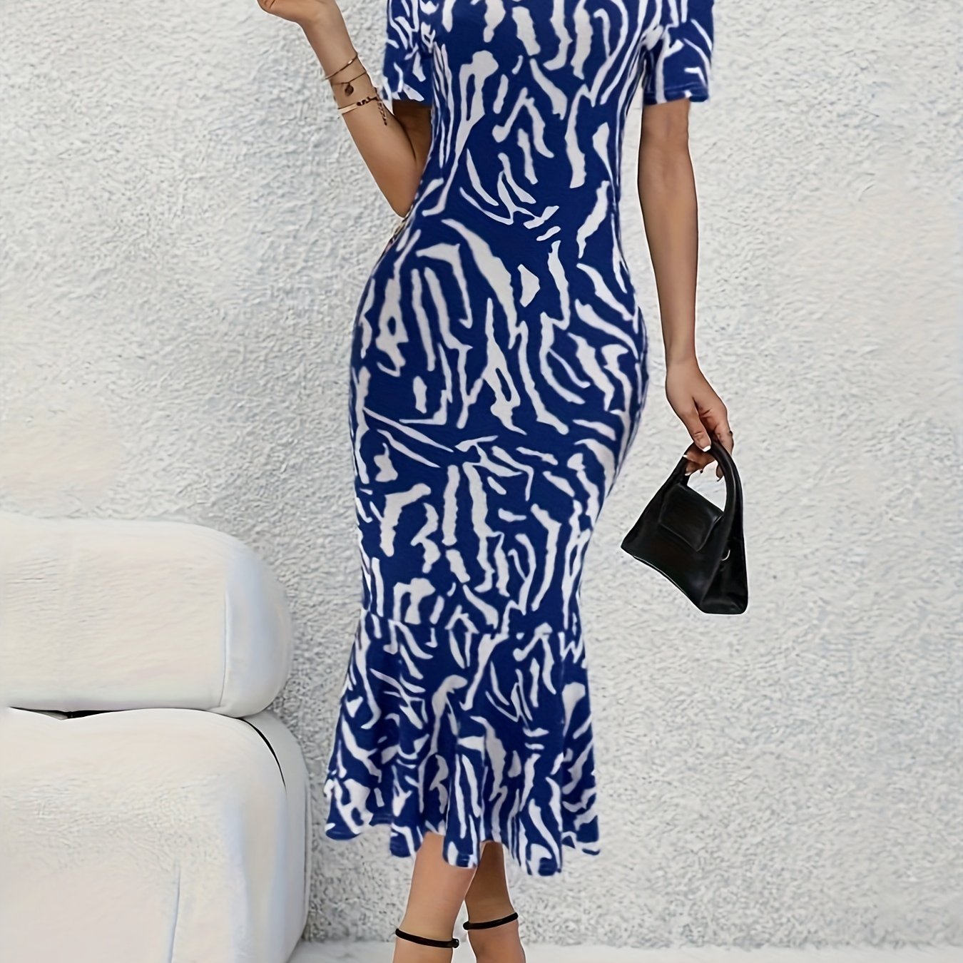 [Leopard Print Summer Dress] Summer Elegant Blue and White Leopard Print Dress - Mermaid Hem, Short Sleeve, Crew Neck, Stretchy Polyester Blend, Non-Transparent