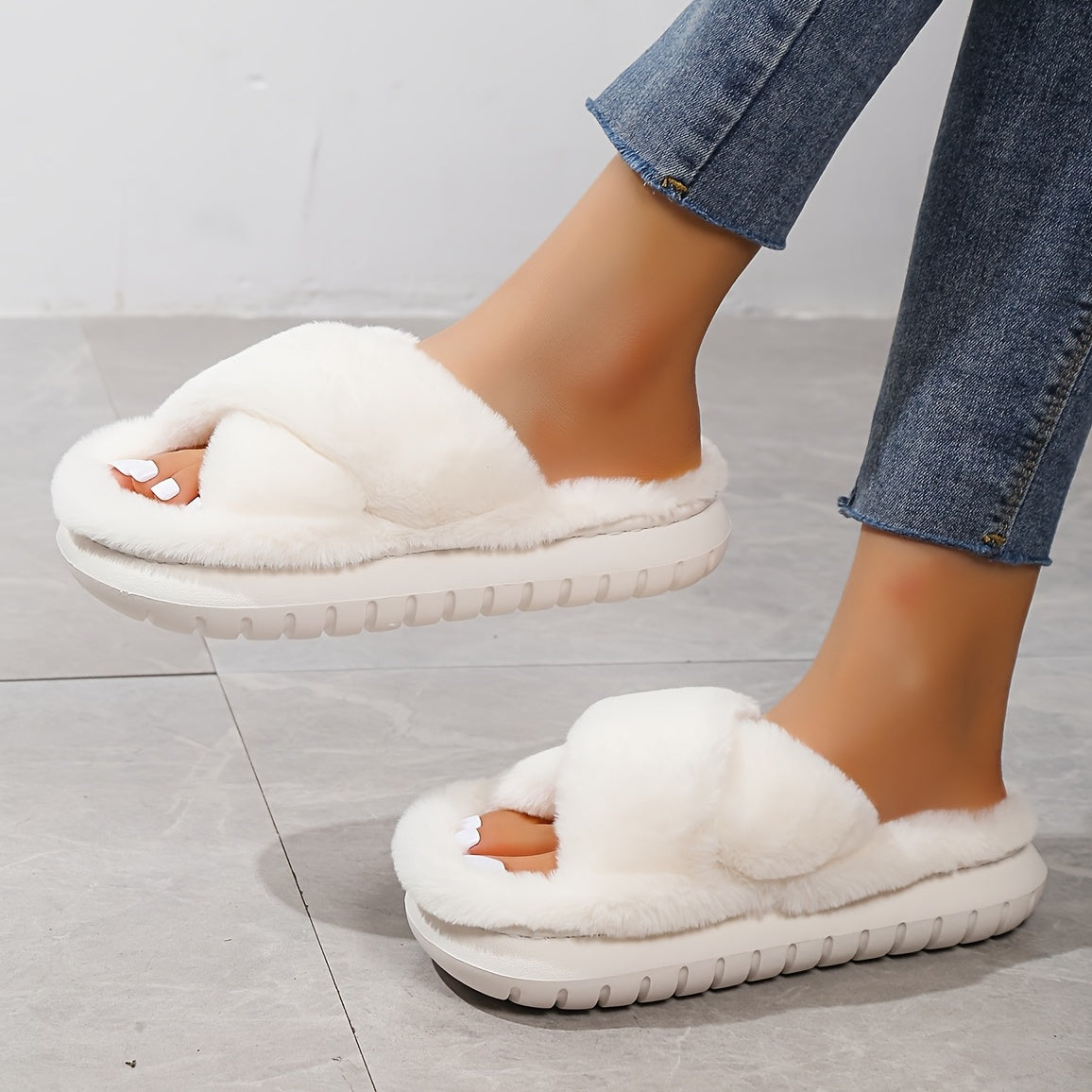 Women'S Plush Faux Fur Slippers with Thick EVA Sole - Soft Indoor House Shoes, All-Season Comfort, Slip-On Design & Fabric Lining for Home Lounge & Casual Wear, Comfy Shoes, Cozy Footwear, Stylish Footwear, Comfortable Footwe